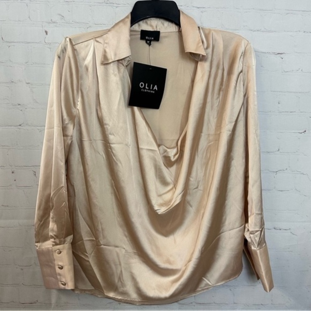 Olia Top size Medium NWT